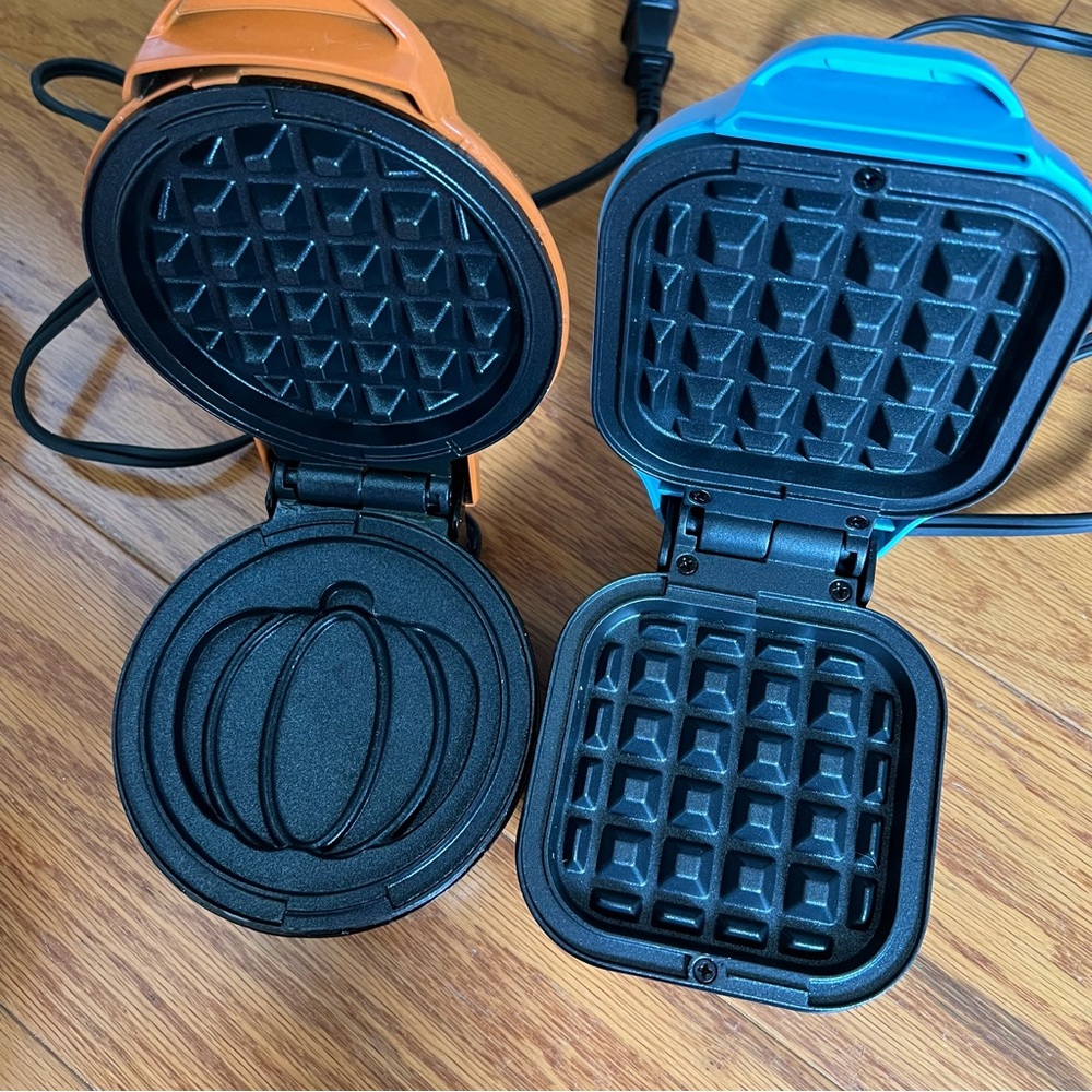 Lot of 2 mini dash Orange and Blue Mini Waffle Makers pumpkin kitchen item - Picture 2 of 4